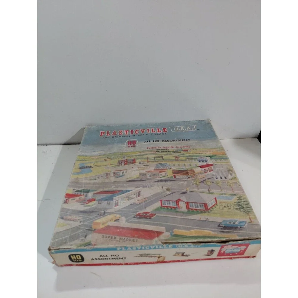 Plasticville 4902 HO Gauge Model Railroad Assortment Houses Church Station w/Box